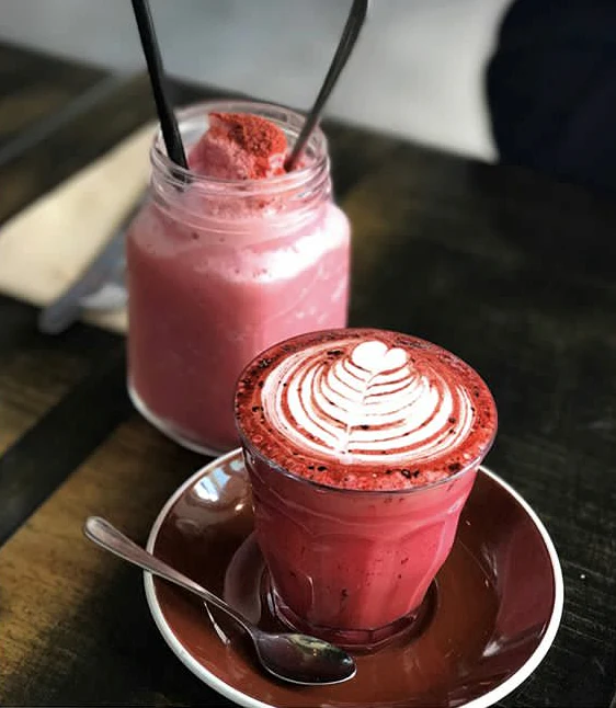 Panas Red Velvet Latte